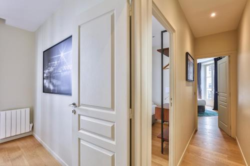 71 - Amazing Apartment in Le Marais - image 8