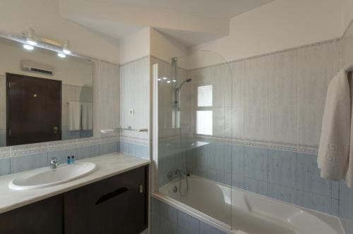 Two-Bedroom Villa with Garden View image 5