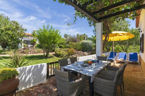 Three-Bedroom Villa with Garden View image 7
