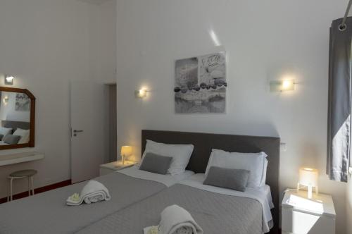 Three-Bedroom Villa with Garden View image 2