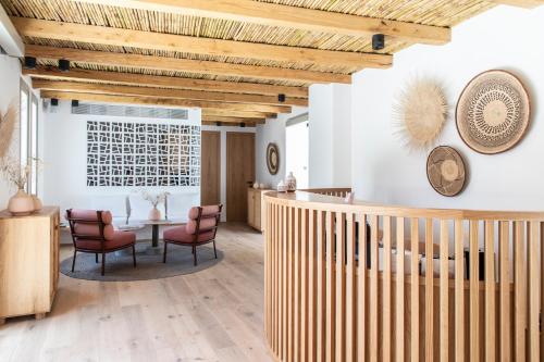 Adorno Beach Hotel and Suites - image 11