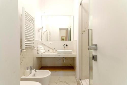 Bea Suites Luxury Rooms - image 11