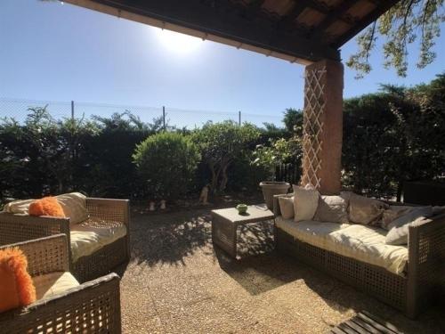 House Maison lavandou 2 chambres jardin piscine
