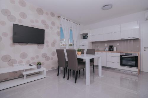 Superior One-Bedroom Apartment with Terrace