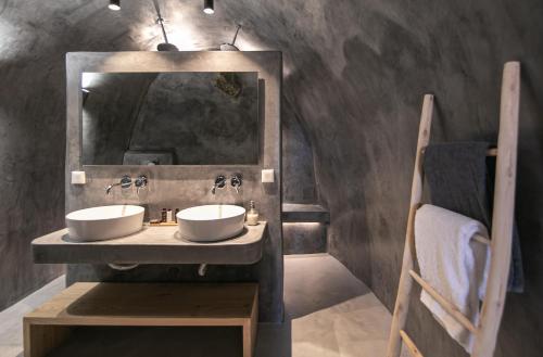 Demeter Cave House - Luxury Adults Only Cave House