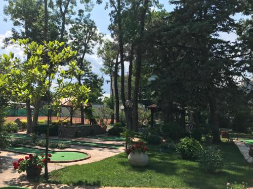 Oleander House and Tennis Club – Sunny Beach, WY