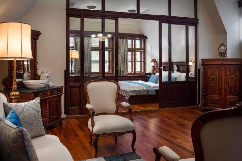 Grand Hotel Praha - image 4