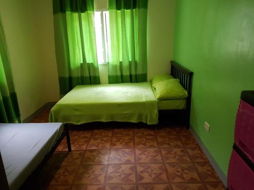 OMG Guesthouse for 9 - Apartment in Samal District - Samal Island