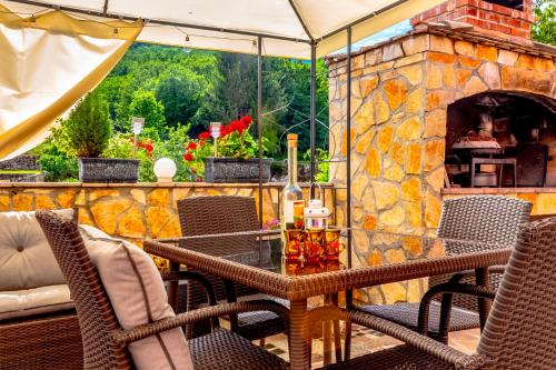 ระเบียง/ชานเรือน, Comfortable apartment near Opatija in มิโฮติซิ