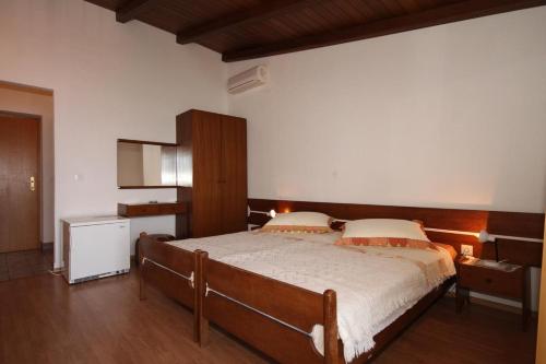 Twin Room Brela 2717a