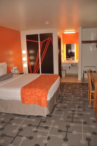 Deluxe Queen Studio with Two Queen Beds - Non-Smoking