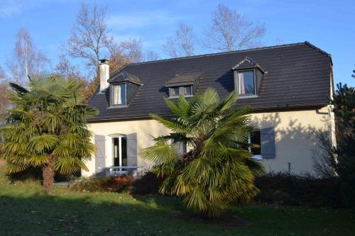 face chaine des Pyrénées gîte à louer Luquet