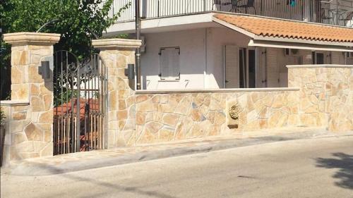 Waterside Apartments - image 5