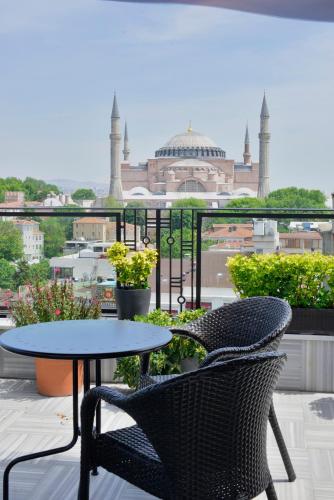 Agora Life Hotel - image 6