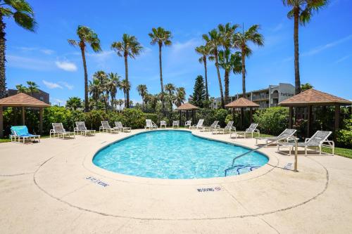 South Padre Island Gulf Getaway With Pool Condo - image 2