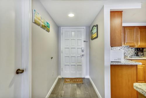 South Padre Island Gulf Getaway With Pool Condo - image 4