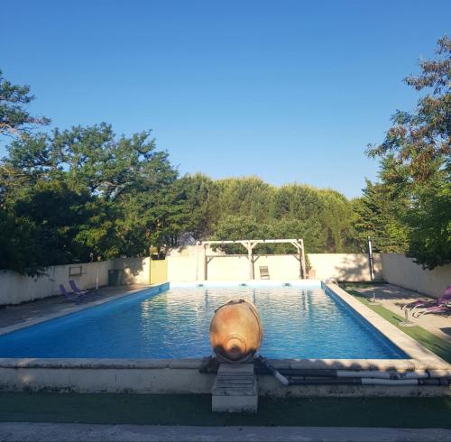 Hotel Carina-Très Grande Piscine-Local à Vélo – Apt En Provence, UT