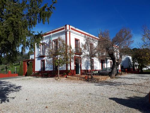  Finca la Carnicera, Pension in Constantina bei El Cerro del Hierro