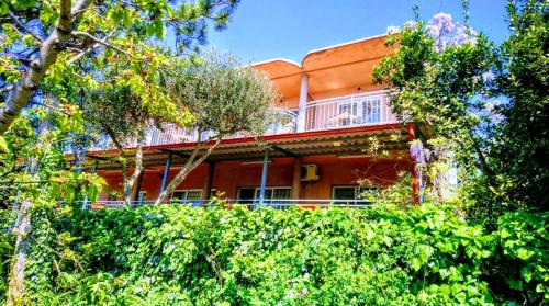 Small Family Hotel Ema 