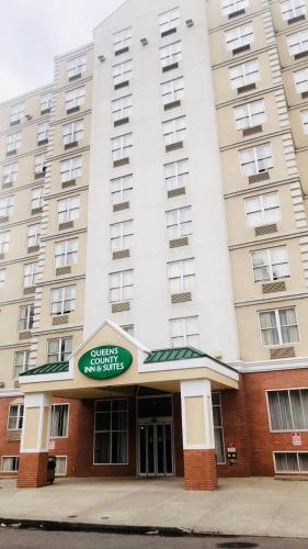 Queens County Inn and Suites Long Island City