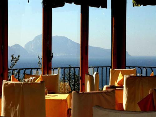 Ресторан, Hotel Villa Pina Antico Francischiello in Маса Любренсе