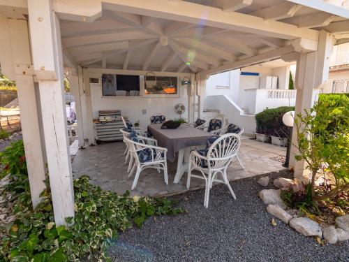  Apartman Manja with Private Entrance in Barbat na Rabu