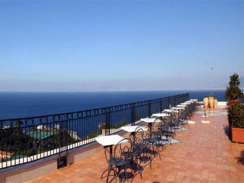 Hotel Villa Pina Antico Francischiello in Маса Любренсе