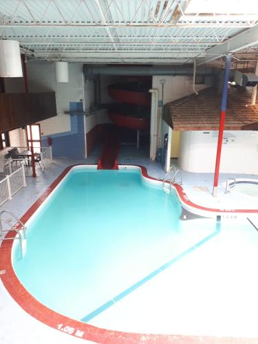 . Westwood Inn Hotel and Indoor Water Park