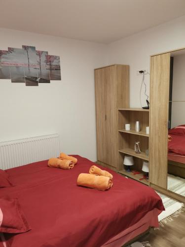2 bedrooms, 4 beds