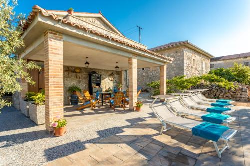 สวน, Country Villa St Anton in สเวติ อันตอน