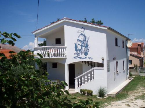  Apartment Lipota, Ferienwohnung in Nin