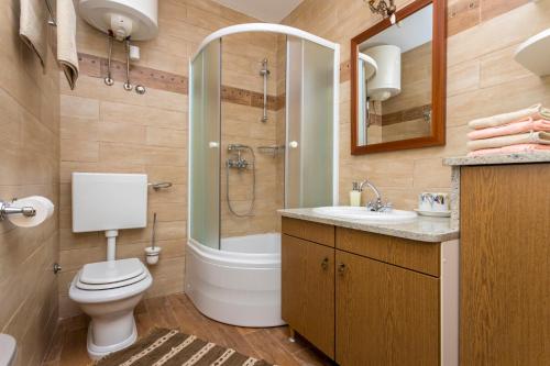 ฝักบัว, Country Villa St Anton in สเวติ อันตอน