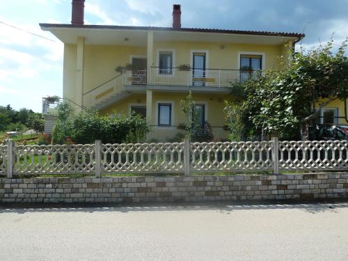  APARTMAN GIRASOLE 4+2 WITH A PARKING SPACE, Unterkunft in Marčana
