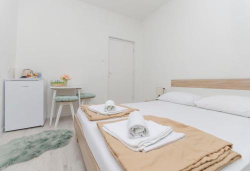 Apartments and Rooms Meri - image 12