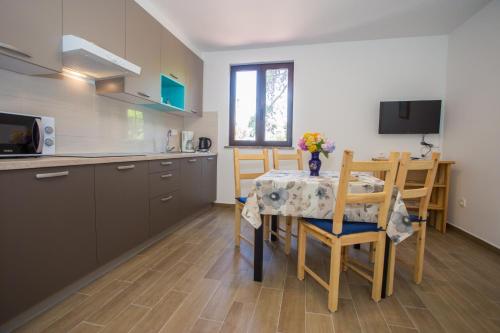  Apartment Ivan, Ferienwohnung in Funtana