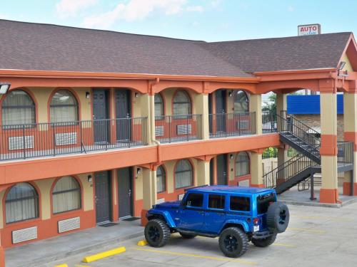 Scottish Inn and Suites Beaumont - 숙소 외관