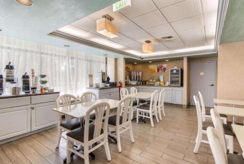 Quality Inn Boca Raton University Area - 레스토랑
