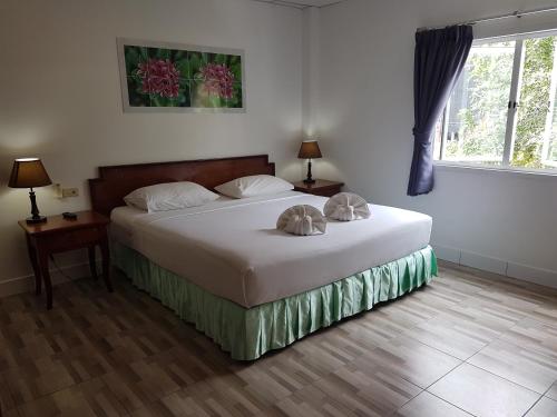 Welcome Inn Hotel @ karon Beach. Double room from only 600 Baht Welcome Inn Hotel @ karon Beach. Double room from only 600 Baht