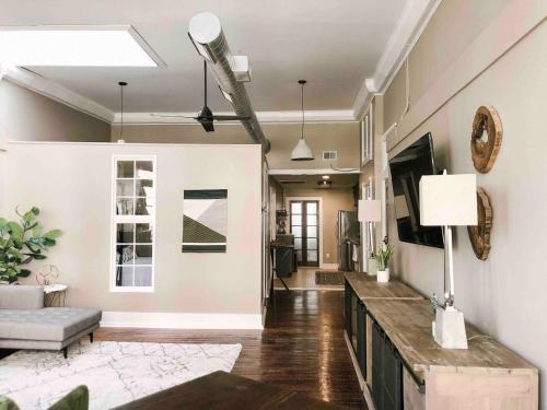 Cru Loft in the Heart of Downtown Knox - image 5