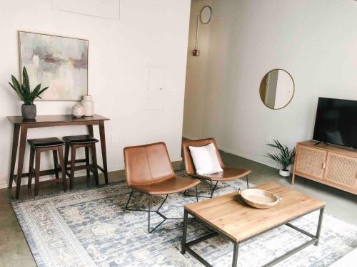 Sunny Gay St Loft - image 4