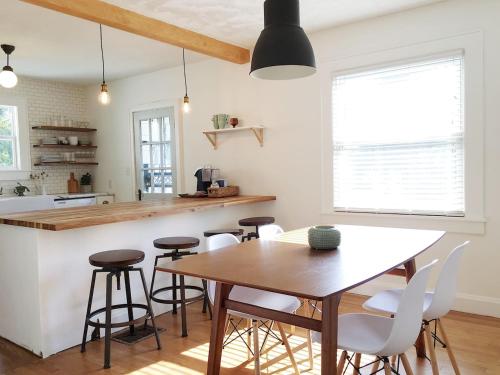 1940's Bungalow near Downtown & UT Campus