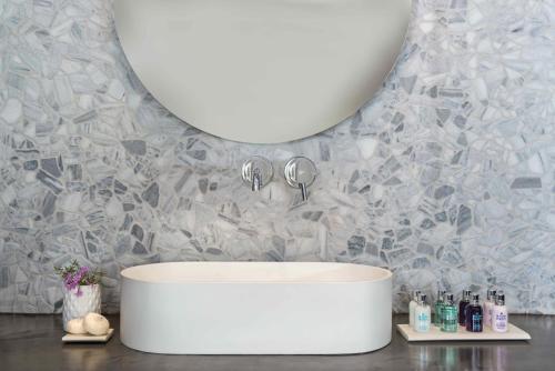 Myst Boutique Hotel - image 5