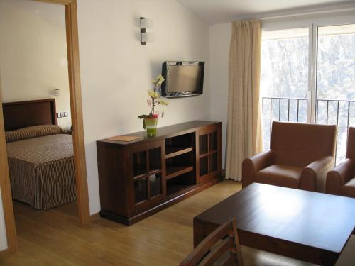 Suite with Spa Access (2 Adults)