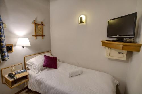 Single Room image 2