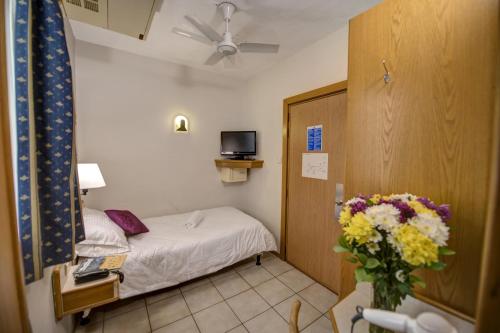 Single Room image 1