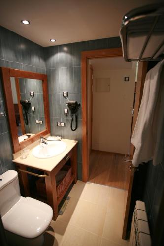 Suite with Spa Access (2 Adults + 2 Children)