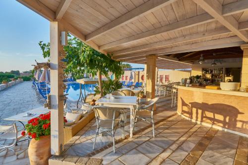 Golden Bay Hotel Apartments - image 12