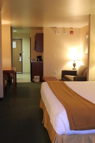 Holiday Inn Express Tehachapi, an IHG Hotel