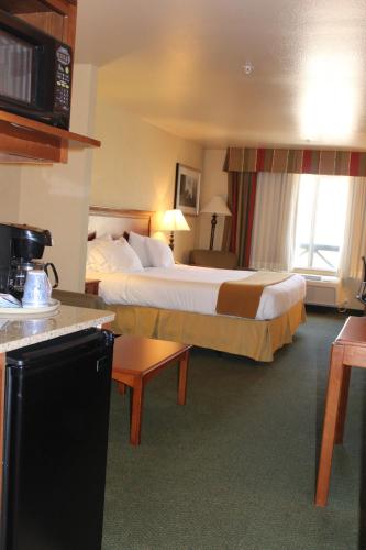 Holiday Inn Express Tehachapi, an IHG Hotel