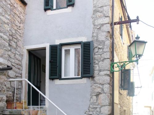  Holiday Home Mara (VOD301) in 22213 Pirovac